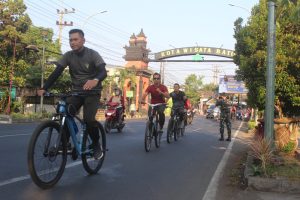 Danyonkes 2 Kostrad Sapa Warga Masyarakat Kota Malang Dengan Gowes Bersepeda
