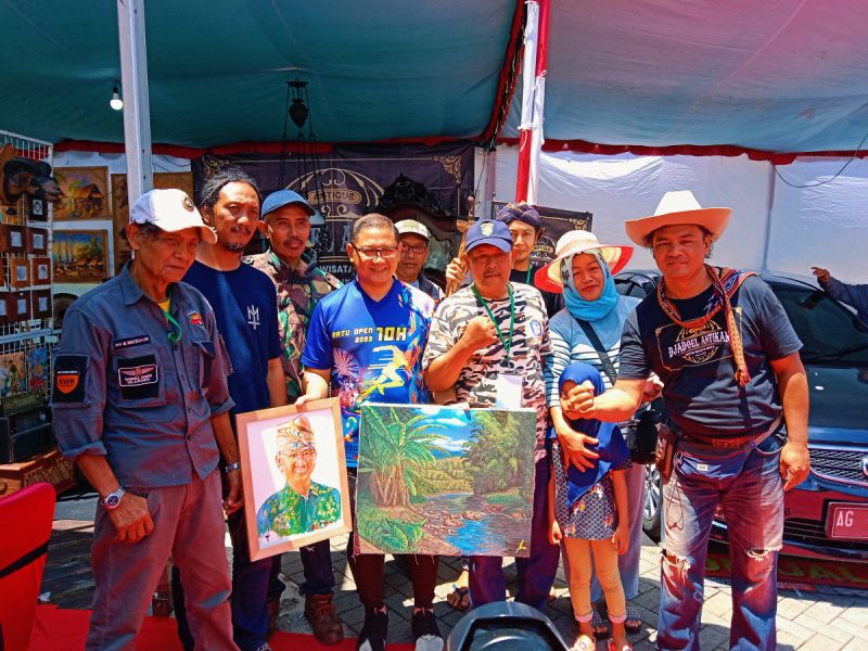 Batu Vintage Comunity Dan Ria-Rio Art Gallery Ikut Berpartisipasi dalam Expo Pariwisata Dan Ekonomi Kreatif Nusantara