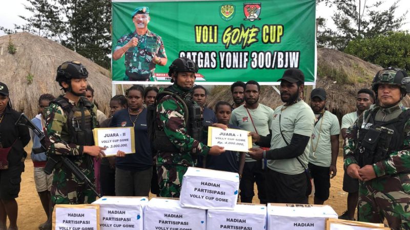 Meningkatkan Persaudaraan Satgas TNI Yonif 300 Siliwangi Gelar Pertandingan Bola Volly