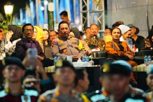 Kapolri Disambut Antusias Warga Dalam Acara Jogya Asik
