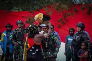 Dan satgas TNI 300 Siliwangi Diberi Gelar Kagoya Sebagai warga Kehormatan Suku Dani