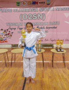Gadis Manis Juara 2 KARATE Dalam O2SN Kecamatan Batu