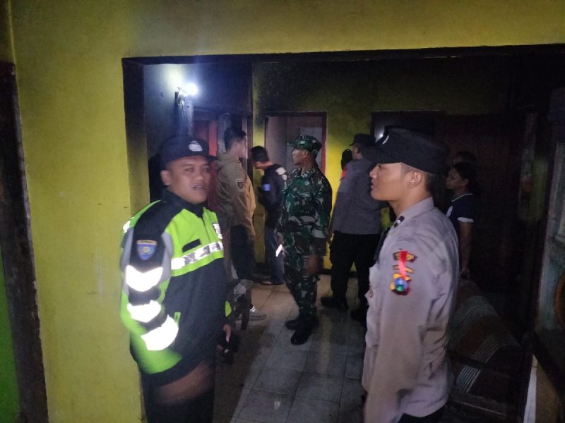 Polres Batu Gerak Cepat Terjunkan Personil Amankan TKP Kebakaran