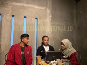 Mahasiswa Fakultas Hukum UMM Sosialisasi Pentingnya Sertifikasi Halal Terhadap UMKM