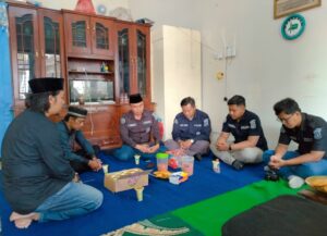 Humas Polres Batu Wujudkan Empati Berikan Bantuan Sosial