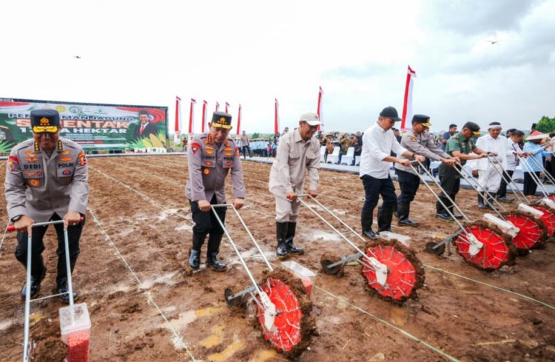 Irwasum Apresiasi Inovasi Ciptakan Benih Jagung Bhayangkara