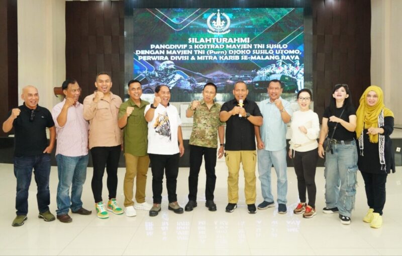 Mayjen TNI Djoko Susilo Utomo Silaturahmi Divif 2 Kostrad