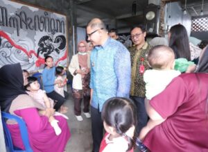 Pj. Wali Kota Batu Kunjungi Beberapa Pos Pelayanan Terpadu