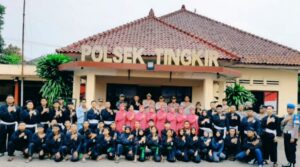 PSHT Salatiga Berkolaborasi  Bersama Polsek Tingkir Berbagi Takjil
