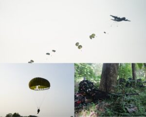 Langit Jombang Dikuasai TNI Terjun Statik Yonif 503 Kostrad