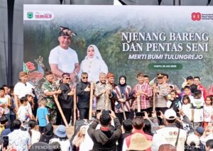 Heli Suyanto Ajak Generasi Muda Melestarikan Tradisi Adat dan Budaya