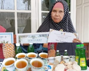 Kisah Inspiratif Kusmini Dari Sampah Menjadi Jamu Probiotik