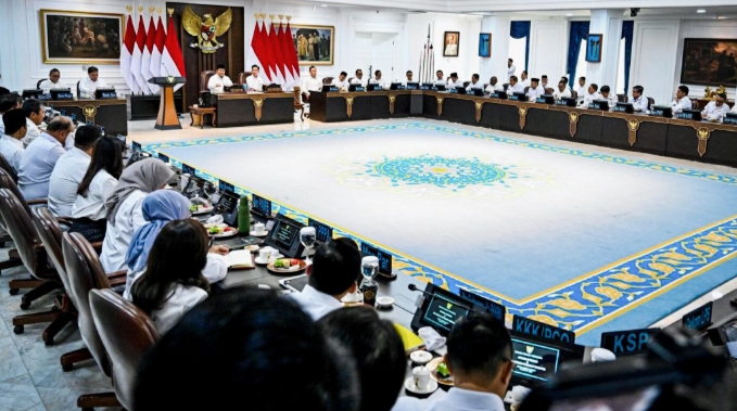 Presiden Prabowo Apresiasi Kerja Keras Kabinet di Sidang Paripurna ke-8