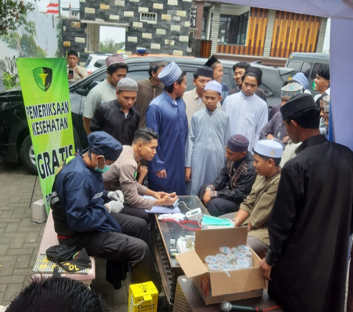 Sambut HUT RI ke-80 Polres Batu Gelar Pengobatan Gratis