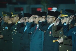 Kapolres Batu Pimpin Apel Kehormatan dan Renungan Suci