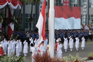 Upacara Penurunan Bendera Tandai Puncak Peringatan HUT ke-80 RI