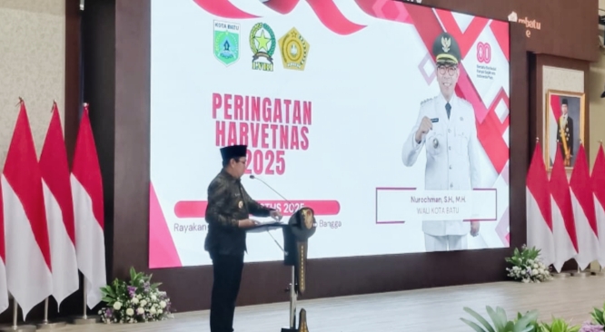 Wali Kota Batu, Nurochman, SH. MH saat memberikan sambutanya