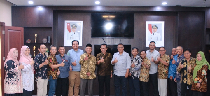Saat bersama Wali Kota Batu beserta Ketua dan pengurus HKTI