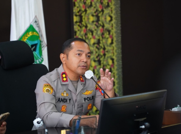 Kapolres Batu AKBP Andi Yudha memimpin rapat koordinasi finalisasi aturan sound system bersama Forkopimda di Balai Kota Among Tani.