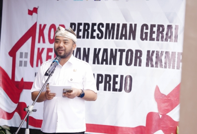 Wawali Kota Batu, Heli Suyanto saat memberikan sambutan yang dalam acara pembukaan Koperasi