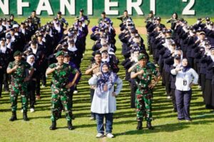 Mahasiswa UM Buktikan Jiwa Patriotik dalam Penutupan Bela Negara di Kostrad