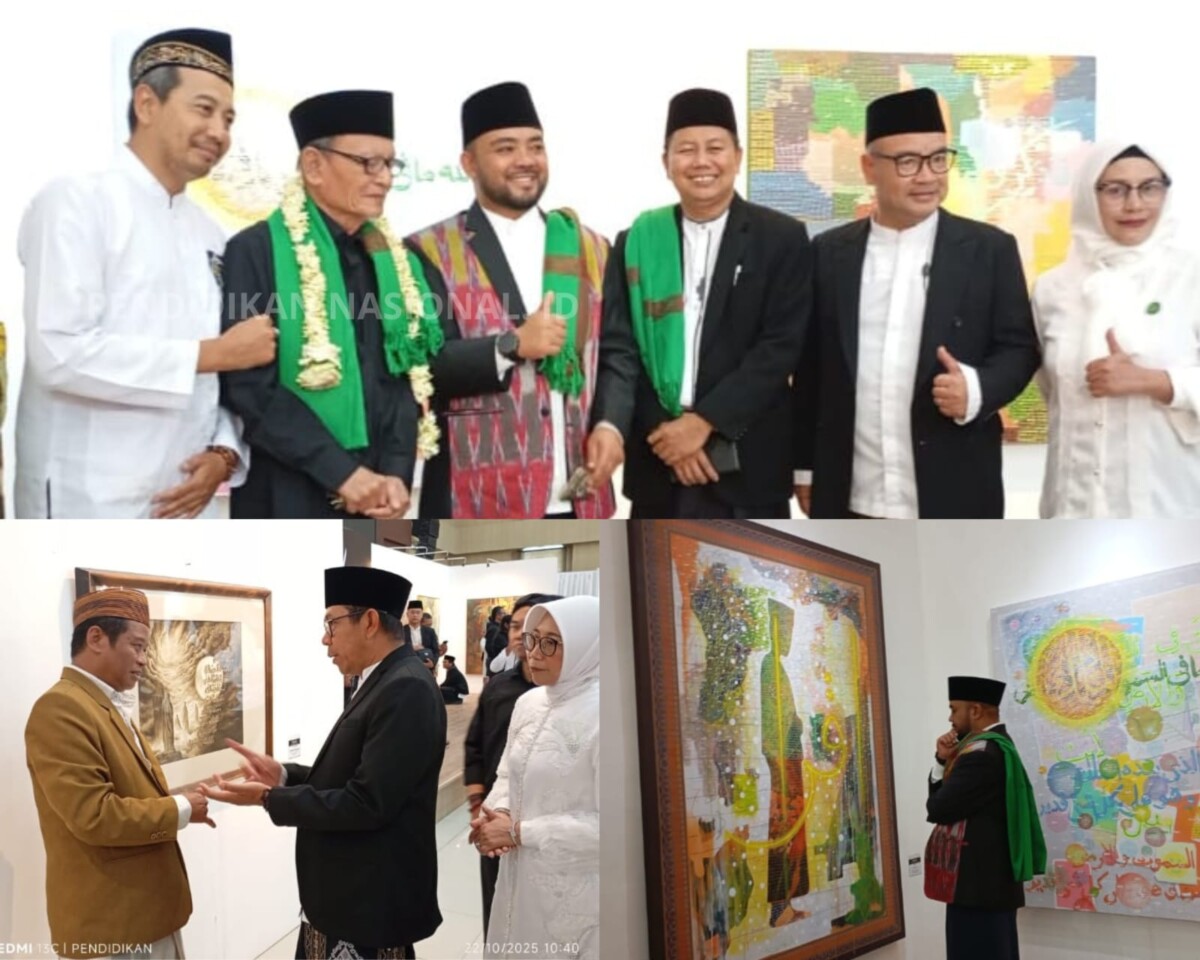 Wakil Wali Kota Batu, Heli Suyanto ketika melihat pameran lukisan