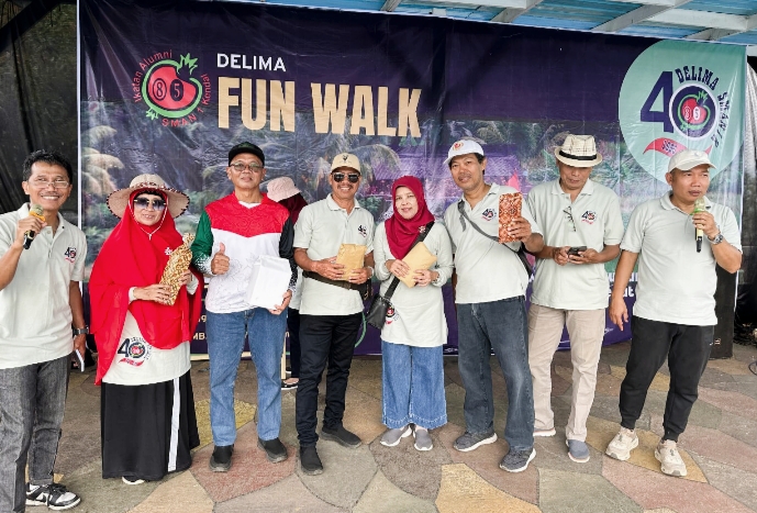 Suasana kekeluargaan alumni SMAN 1 Kendal angkatan 1985 (Delima) dalam kegiatan promosi desa wisata.