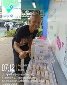 Lebih Mulia dari Koruptor Ketekunan Bapak 52 Tahun Jualan Donat
