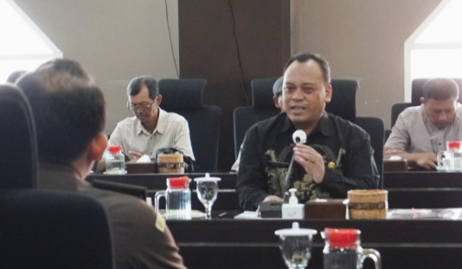 Disperkim Kota Batu ketika memberikan pemaparanya