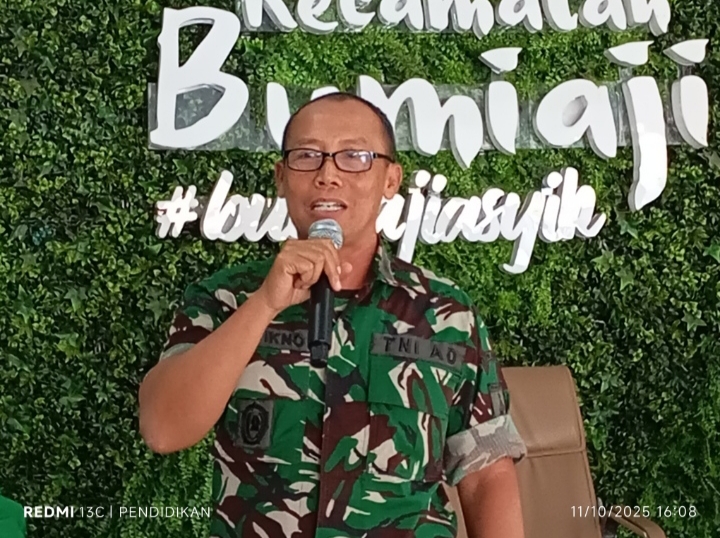 Danramil Bumiaji ketika memberikan pemaparanya