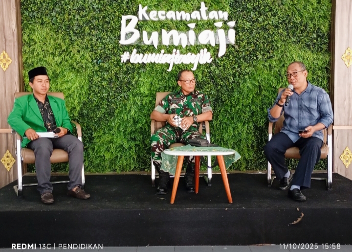 Kegiatan sosialisasi wawasan kebangsaan di Pendopo Kecamatan Bumiaji, Kota Batu, sebagai upaya membangun ketahanan ideologi