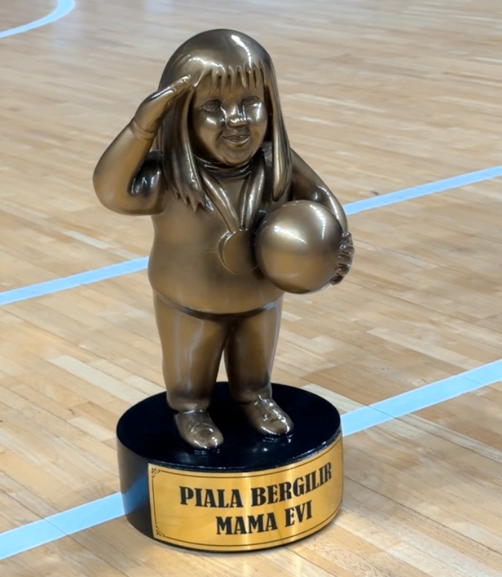 Piala bergilir Mama Evi