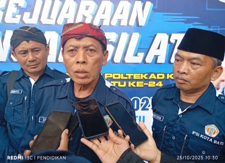 Ketua IPSI Kota Batu berserta staff 
