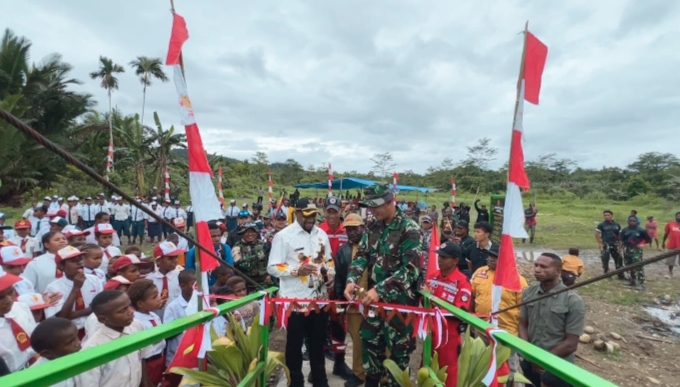 Pemulihan Jembatan Iwur oleh TNI Akses Kembali Pulih, Ekonomi Warga Perbatasan Bergeliat