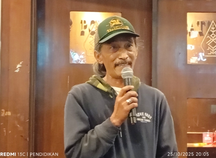 Pri Wahyuono memberikan sambutan dalam acara pembukaan pameran "The World of Pictolo"