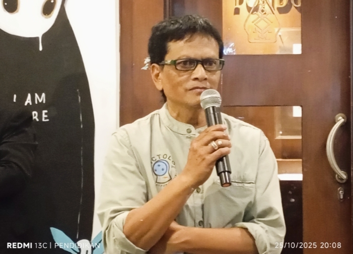 Watoni ketika memberikan pemaparan perihal Pictolo