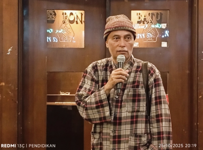 Budayawan sekaligus Seniman senior ketika memberikan sambutanya