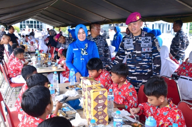 Komitmen Nyata Pasmar 1 Dari Panen Raya Hingga Makan Siang Gratis untuk Siswa