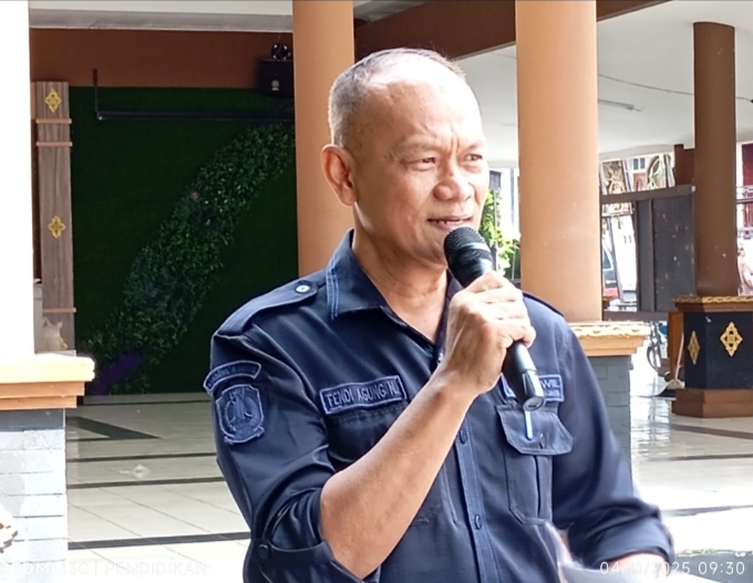 Bakorwil Kepala Bidang Ekonomi memberikan sambutanya. 