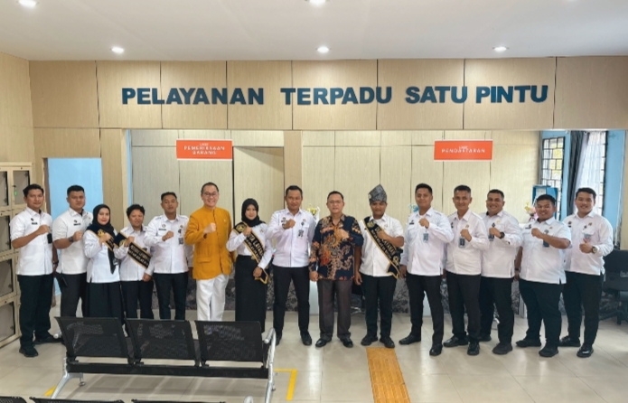Kepala Ombudsman RI Perwakilan Kepri bersama jajaran pimpinan Rutan Kelas IIA Batam berfoto bersama usai peninjauan pelayanan publik