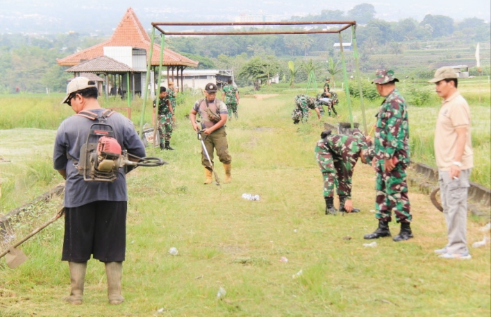 Sambut HUT ke-79, Arhanud Gelar Karya Bakti di Wisata Lumbung Padi Kota Batu
