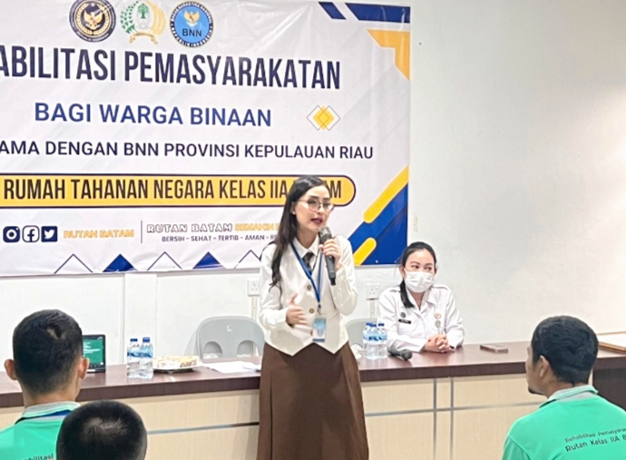 Tim Konselor ketika pemaparan ke pada warga binaan
