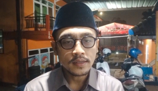 Kepala Kelurahan Sisir ketika di lokasi