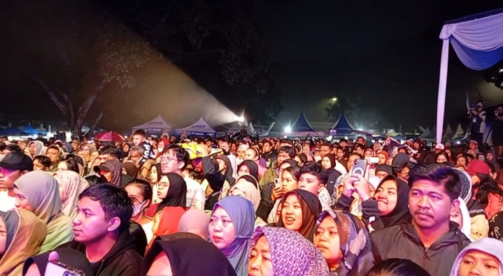 Antusias warga masyarakat padati halaman Koni Kota Batu