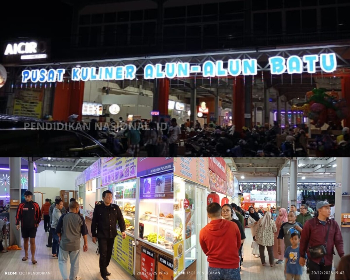 Anggota Kelompok Penyanyi Jalanan (KPJ) Kota Batu, yaitu Deka, Novan, dan Mey, sedang menghibur pengunjung dengan musik live di Pusat Kuliner Alun-alun Batu.