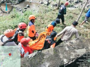 Tim Gabungan Temukan Korban Lakalantas di Sungai Konto Pujon Setelah Pencarian Intensif