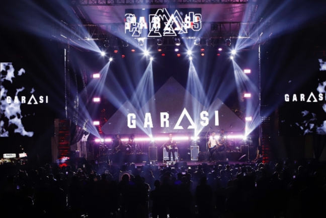 Penampilan memukau band Garasi sebagai bintang tamu memenuhi panggung Festival Rock Gunung Volume 3 di Batu