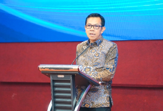 Wali Kota Batu, Nurochman, menyampaikan sambutan dalam Rapat Anggota Cabang DPC PERADI Malang 2025 di Senyum World Hotel