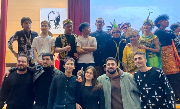 Pemuda Pemudi Indonesia dan Turkiye menjadi satu kesatuan dalam seni dan budaya