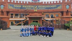 Pingin Berprestasi di Bidang PMR SMKN 2 Blitar Berkunjung ke SMKN 2 Ponorogo
